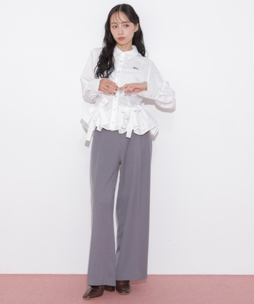 JILL by JILL STUART(ジルバイジルスチュアート)の「裾ラッフルシャツ(シャツ/ブラウス・レディース・ネイビー系1/ホワイト/ブルー・FREE)」の13枚目の写真