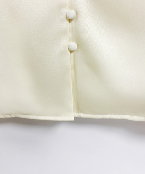 ReRe（リリ）の「ビッグカラーシャーリングスリーブ長袖ブラウス（シャツ/ブラウス・レディース・ベージュ・MEDIUM/X-LARGE/LARGE）」の15枚目の写真