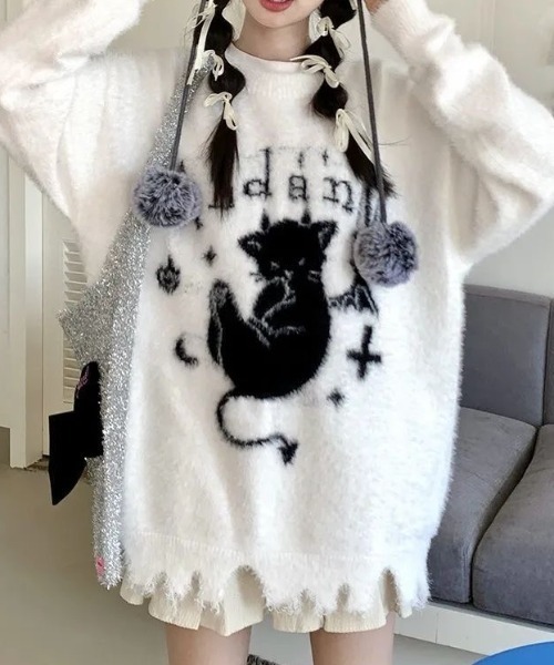 SHERU（シェル）の「デビルキャット柄 ダメージシャギーオーバーニット（ニット/セーター・レディース・ホワイト/ブラック・M）」の3枚目の写真