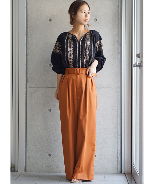 laboratory work(ラボラトリーワーク)の「ベルト付き ツイルワイドパンツ(その他パンツ・レディース・キャメル/ベージュ/ブラック・MEDIUM)」の18枚目の写真