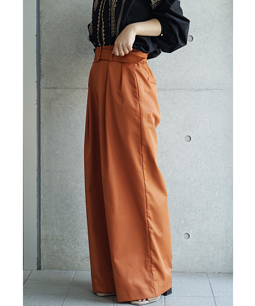 laboratory work(ラボラトリーワーク)の「ベルト付き ツイルワイドパンツ(その他パンツ・レディース・キャメル/ベージュ/ブラック・MEDIUM)」の20枚目の写真