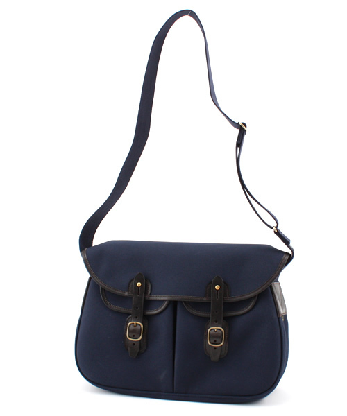 BEAMS(ビームス)の「BRADY / “ARIEL TROUT”(ショルダーバッグ・メンズ・ブラック/カーキ/オリーブ/ネイビー・ONE SIZE)」の4枚目の写真