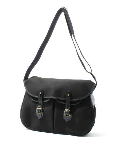 BEAMS(ビームス)の「BRADY / “ARIEL TROUT”(ショルダーバッグ・メンズ・ブラック/カーキ/オリーブ/ネイビー・ONE SIZE)」の2枚目の写真