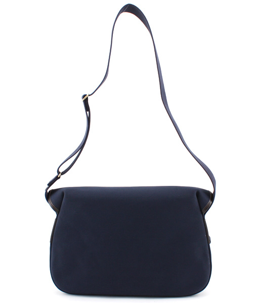 BEAMS(ビームス)の「BRADY / “ARIEL TROUT”(ショルダーバッグ・メンズ・ブラック/カーキ/オリーブ/ネイビー・ONE SIZE)」の6枚目の写真