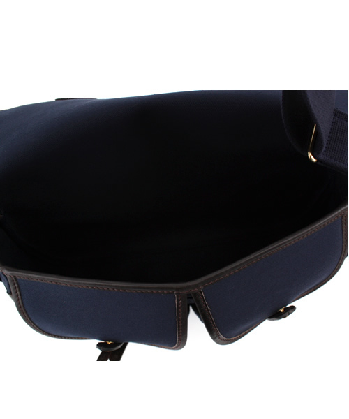 BEAMS(ビームス)の「BRADY / “ARIEL TROUT”(ショルダーバッグ・メンズ・ブラック/カーキ/オリーブ/ネイビー・ONE SIZE)」の8枚目の写真