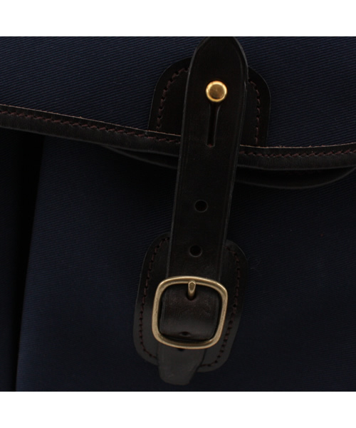 BEAMS(ビームス)の「BRADY / “ARIEL TROUT”(ショルダーバッグ・メンズ・ブラック/カーキ/オリーブ/ネイビー・ONE SIZE)」の9枚目の写真