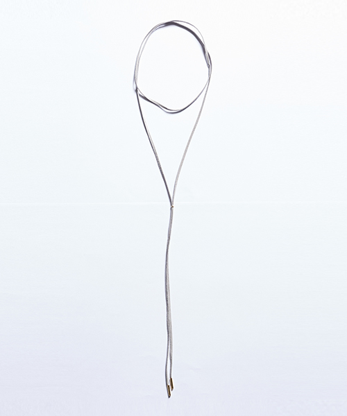 STUDIOUS(ステュディオス)の「STUDIOUS スウェードコードチョーカー(チョーカー・レディース・ブラック/グレー・FREE)」の6枚目の写真