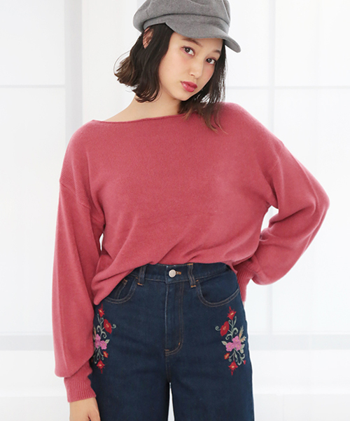 one after another NICE CLAUP（ワンアフターアナザーナイスクラップ）の「カシミアタッチボートネックニット（ニット/セーター・レディース・ブラック/アイボリー/グリーン/レッド/ライトグレー・FREE）」の5枚目の写真