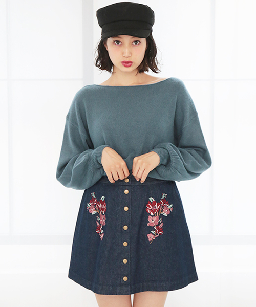 one after another NICE CLAUP（ワンアフターアナザーナイスクラップ）の「カシミアタッチボートネックニット（ニット/セーター・レディース・ブラック/アイボリー/グリーン/レッド/ライトグレー・FREE）」の4枚目の写真