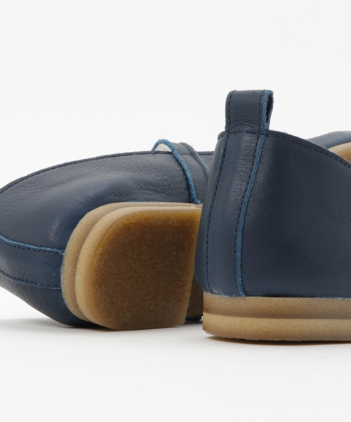 Hina Day Green（ヒナデイグリーン）の「やわらかレザーストラップシューズ（スニーカー・レディース・ネイビー/ブラック/ゴールド/ホワイト・24.5cm/24.0cm/23.5cm/22.5cm/23.0cm）」の5枚目の写真