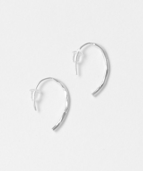 TONE SELECT GOODS(トーンセレクトグッズ)の「【hosta】エダフックピアスS(ピアス(両耳用))」|シルバー