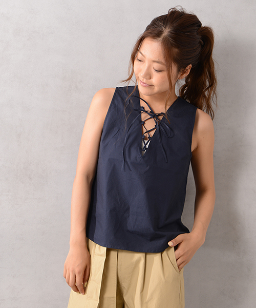 COLONY 2139（コロニートゥーワンスリーナイン）の「ﾀｲﾌﾟﾗｲﾀｰﾚｰｽｱｯﾌﾟプルオーバー（タンクトップ・レディース・オフホワイト/ネイビー/イエロー・FREE）」の2枚目の写真