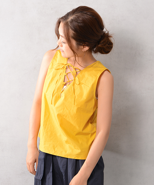 COLONY 2139（コロニートゥーワンスリーナイン）の「ﾀｲﾌﾟﾗｲﾀｰﾚｰｽｱｯﾌﾟプルオーバー（タンクトップ・レディース・オフホワイト/ネイビー/イエロー・FREE）」の3枚目の写真