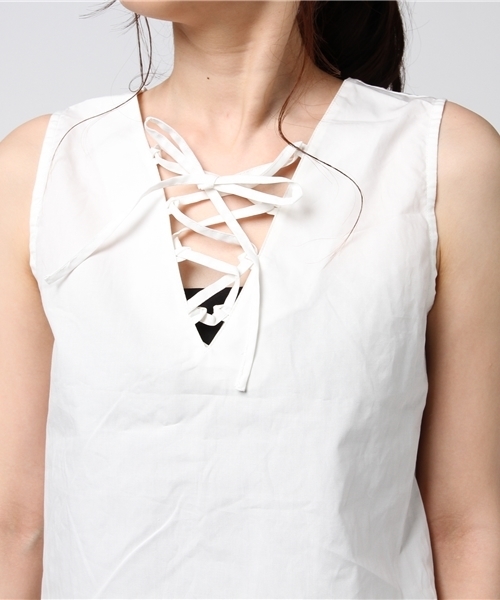 COLONY 2139（コロニートゥーワンスリーナイン）の「ﾀｲﾌﾟﾗｲﾀｰﾚｰｽｱｯﾌﾟプルオーバー（タンクトップ・レディース・オフホワイト/ネイビー/イエロー・FREE）」の5枚目の写真