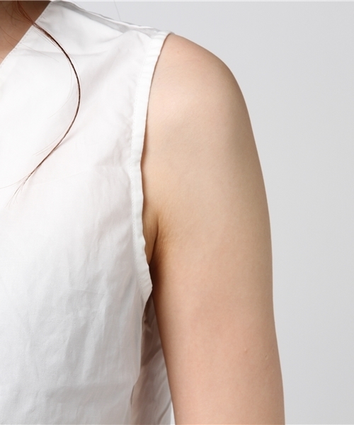 COLONY 2139（コロニートゥーワンスリーナイン）の「ﾀｲﾌﾟﾗｲﾀｰﾚｰｽｱｯﾌﾟプルオーバー（タンクトップ・レディース・オフホワイト/ネイビー/イエロー・FREE）」の6枚目の写真