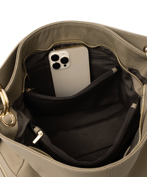 VitaFelice（ヴィータフェリーチェ）の「本革ワンハンドルバッグ（ショルダーバッグ・レディース・キャメル/グレー/ブラウン系その他/ネイビー/ブラウン/ブラック/レッド/アイボリー/ベージュ系その他/アッシュグレー/ワイン/プラム/ボルドー・FREE）」の21枚目の写真