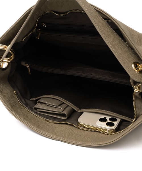 VitaFelice（ヴィータフェリーチェ）の「本革ワンハンドルバッグ（ショルダーバッグ・レディース・キャメル/グレー/ブラウン系その他/ネイビー/ブラウン/ブラック/レッド/アイボリー/ベージュ系その他/アッシュグレー/ワイン/プラム/ボルドー・FREE）」の22枚目の写真