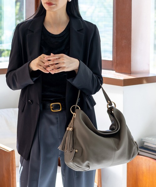 VitaFelice（ヴィータフェリーチェ）の「本革ワンハンドルバッグ（ショルダーバッグ・レディース・キャメル/グレー/ブラウン系その他/ネイビー/ブラウン/ブラック/レッド/アイボリー/ベージュ系その他/アッシュグレー/ワイン/プラム/ボルドー・FREE）」の19枚目の写真