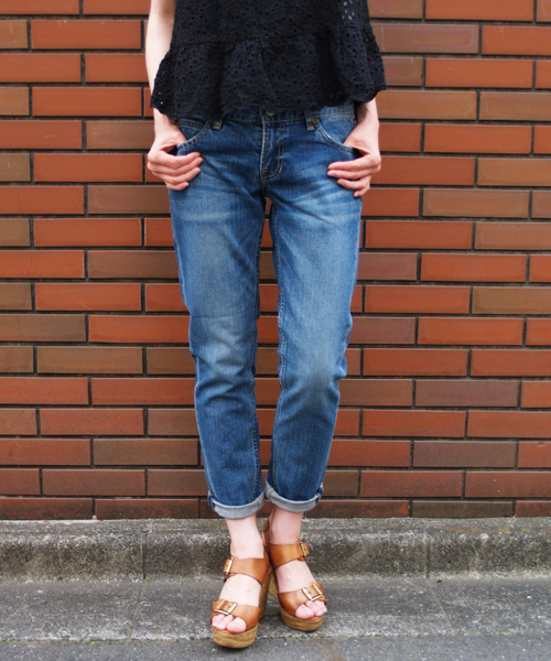 Another Edition（アナザーエディション）の「AE SLIM BOYS DNM Ⅱ（デニムパンツ・レディース・コバルトブルー/ライトブルー/オフホワイト・SMALL/MEDIUM）」の3枚目の写真