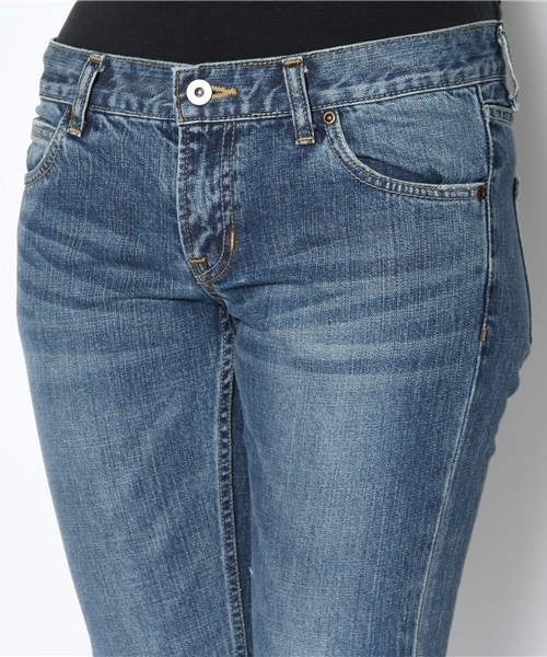 Another Edition（アナザーエディション）の「AE SLIM BOYS DNM Ⅱ（デニムパンツ・レディース・コバルトブルー/ライトブルー/オフホワイト・SMALL/MEDIUM）」の11枚目の写真