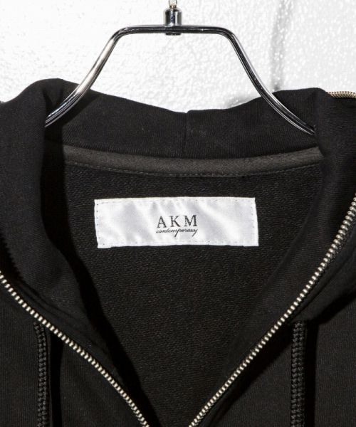 AKM Contemporary（エイケイエムコンテンポラリー）の「AKM Contemporary(エイケイエムコンテンポラリー)裏毛バイカーフードパーカ（パーカー・メンズ・ブラック/グレー・SMALL/MEDIUM/LARGE/X-LARGE）」の9枚目の写真