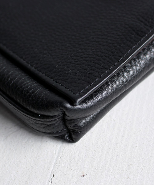 antiqua（アンティカ）の「コンパクト牛革ショルダーバッグ（ショルダーバッグ・レディース・ブラック/カーキ・FREE）」の13枚目の写真