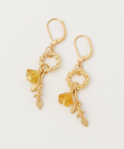 TONE SELECT GOODS(トーンセレクトグッズ)の「【nocca】wreath flower pierce(ピアス(両耳用)・レディース・ホワイト/ブラウン/クリア・FREE)」の1枚目の写真