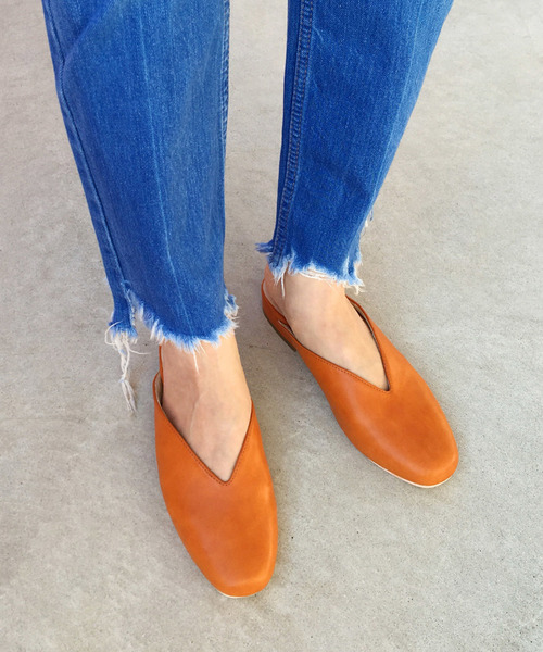 RiiiKa（リーカ）の「スクエアトゥ　Ｖカットミュール【RiiiKa/リーカ】（サンダル・レディース・ベージュ/ブラック/キャメル/ブラウン系その他/ライトブラウン/アイボリー/パイソン/ホワイト系その他/ブラック系その他/イエロー・M/L/LL/S）」の9枚目の写真