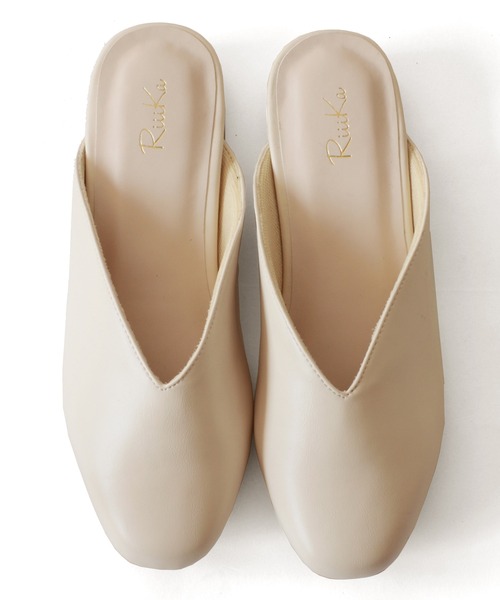 RiiiKa（リーカ）の「スクエアトゥ　Ｖカットミュール【RiiiKa/リーカ】（サンダル・レディース・ベージュ/ブラック/キャメル/ブラウン系その他/ライトブラウン/アイボリー/パイソン/ホワイト系その他/ブラック系その他/イエロー・M/L/LL/S）」の15枚目の写真