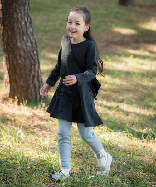 Catherine Cottage（キャサリンコテージ）の「レースモチーフ 裏起毛レギンス（レギンス/スパッツ・キッズ・ブルー系その他2/グレー系その他4/ブラック/グレー系その他3/パープル系その他2/チャコールグレー/ホワイト系その他2/グレー系その他7/ネイビー/ブルー系その他/ブルー系その他7/ブラック系その他2/ライラック/グレー/グレー系その他2/ピンク系その他2/パープル系その他6/パープル系その他/ピンク系その他/ホワイト/ブルー系その他5/ブルー系その他6/グレー系その他5/グレー系その他6/ブラック系その他3/ピンク系その他3/パープル系その他3/パープル系その他7/ブルー系その他3/レッド系その他3/レッド系その他2/ブルー系その他4・100/120/140/110/130/90/150）」の15枚目の写真