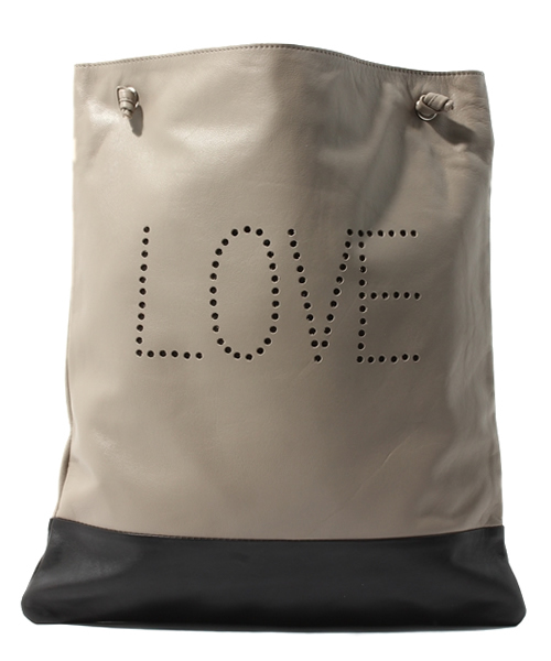 WHO'S WHO gallery（フーズフーギャラリー）の「LOVEパンチングショルダー（トートバッグ・レディース・アイボリー/ブルー/キャメル/グレー・FREE）」の3枚目の写真