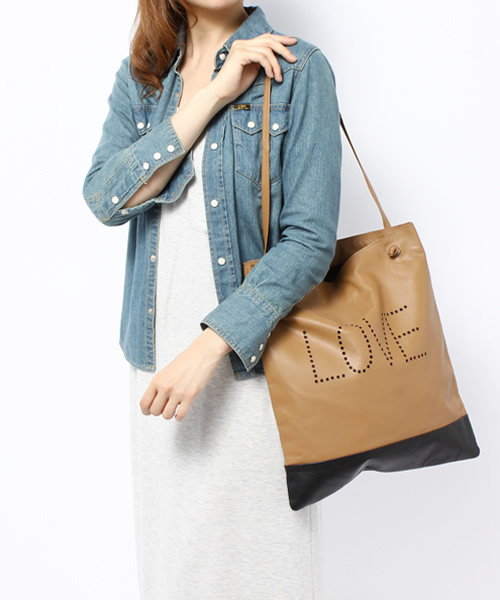 WHO'S WHO gallery（フーズフーギャラリー）の「LOVEパンチングショルダー（トートバッグ・レディース・アイボリー/ブルー/キャメル/グレー・FREE）」の10枚目の写真