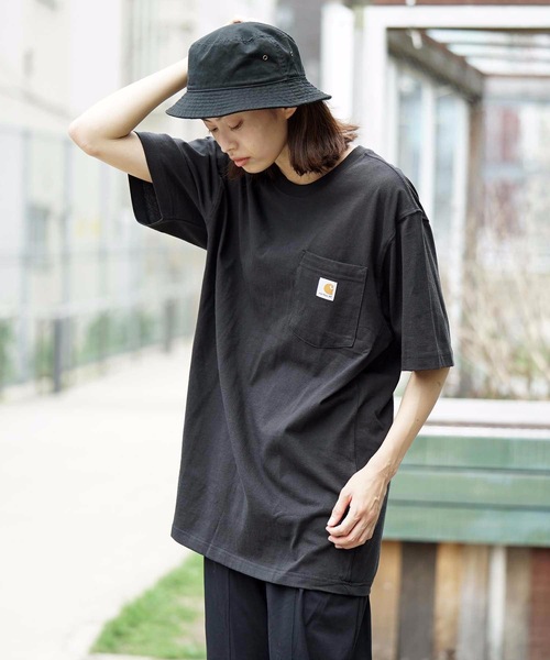 Carhartt（カーハート）の「【Carhartt/カーハート】WORKWEAR POCKET SHORT-SLEEVE T-SHIRT 　USサイズ　ビッグシルエット　ワンポイント　Tシャツ　ビッグシルエット　無地　ユニセックス クルーネック（Tシャツ/カットソー・メンズ・ホワイト/ブラック・MEDIUM/LARGE/SMALL）」の7枚目の写真