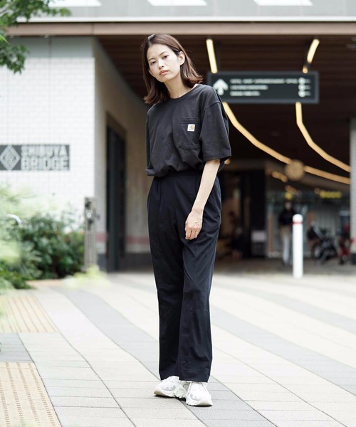 Carhartt（カーハート）の「【Carhartt/カーハート】WORKWEAR POCKET SHORT-SLEEVE T-SHIRT 　USサイズ　ビッグシルエット　ワンポイント　Tシャツ　ビッグシルエット　無地　ユニセックス クルーネック（Tシャツ/カットソー・メンズ・ホワイト/ブラック・MEDIUM/LARGE/SMALL）」の5枚目の写真