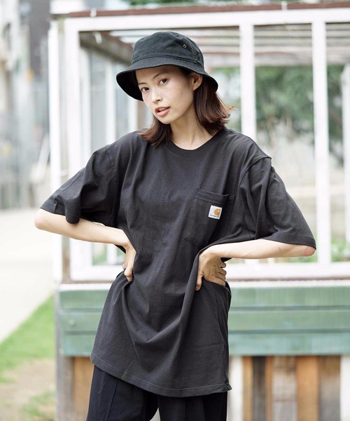 Carhartt（カーハート）の「【Carhartt/カーハート】WORKWEAR POCKET SHORT-SLEEVE T-SHIRT 　USサイズ　ビッグシルエット　ワンポイント　Tシャツ　ビッグシルエット　無地　ユニセックス クルーネック（Tシャツ/カットソー・メンズ・ホワイト/ブラック・MEDIUM/LARGE/SMALL）」の9枚目の写真