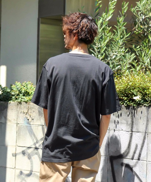 Carhartt（カーハート）の「【Carhartt/カーハート】WORKWEAR POCKET SHORT-SLEEVE T-SHIRT 　USサイズ　ビッグシルエット　ワンポイント　Tシャツ　ビッグシルエット　無地　ユニセックス クルーネック（Tシャツ/カットソー・メンズ・ホワイト/ブラック・MEDIUM/LARGE/SMALL）」の13枚目の写真