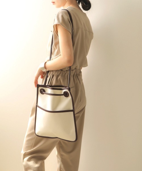 Bab（バブ）の「【WEB限定】配色パイピングバッグ（ショルダーバッグ・レディース・ブラック/ブラウン/キャメル・ONE SIZE）」の10枚目の写真