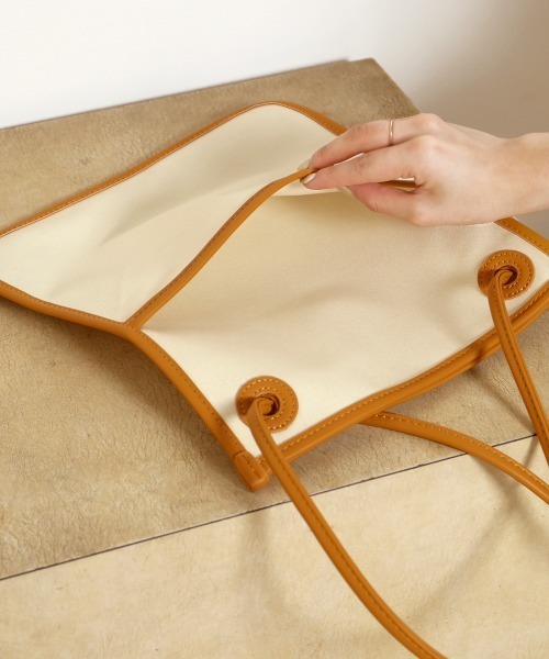 Bab（バブ）の「【WEB限定】配色パイピングバッグ（ショルダーバッグ・レディース・ブラック/ブラウン/キャメル・ONE SIZE）」の9枚目の写真