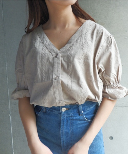 FUN.TRINITY（ファン トリニティー）の「コットンレースブラウス（シャツ/ブラウス・レディース・オフホワイト/ベージュ/グリーン/ネイビー・M）」の3枚目の写真