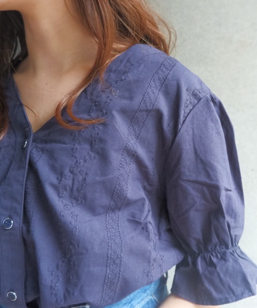 FUN.TRINITY（ファン トリニティー）の「コットンレースブラウス（シャツ/ブラウス・レディース・オフホワイト/ベージュ/グリーン/ネイビー・M）」の4枚目の写真