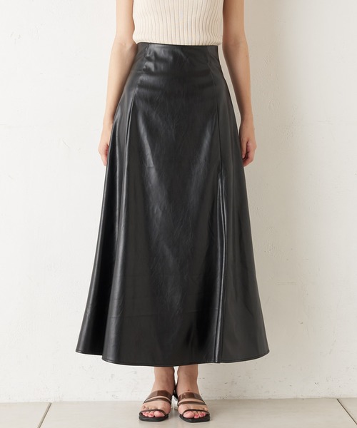 Chico（チコ）の「レザーロングフレアスカート（スカート・レディース・ブラック/ブラウン/ライトベージュ・FREE）」の8枚目の写真