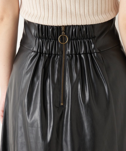 Chico（チコ）の「レザーロングフレアスカート（スカート・レディース・ブラック/ブラウン/ライトベージュ・FREE）」の14枚目の写真