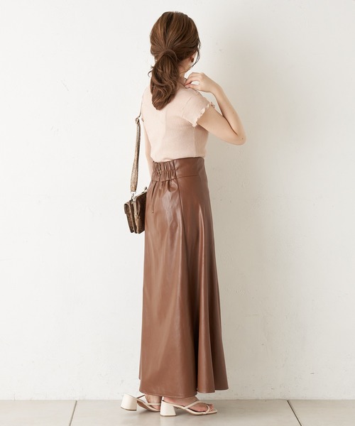 Chico（チコ）の「レザーロングフレアスカート（スカート・レディース・ブラック/ブラウン/ライトベージュ・FREE）」の6枚目の写真