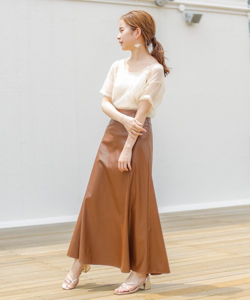 Chico（チコ）の「レザーロングフレアスカート（スカート・レディース・ブラック/ブラウン/ライトベージュ・FREE）」の18枚目の写真