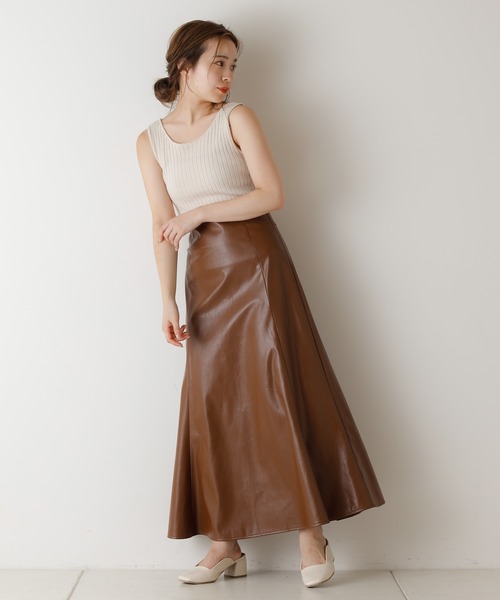 Chico（チコ）の「レザーロングフレアスカート（スカート・レディース・ブラック/ブラウン/ライトベージュ・FREE）」の22枚目の写真
