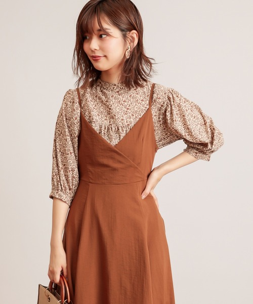 natural couture（ナチュラルクチュール）の「【WEB限定カラー有り】パール釦とろみサテン7分袖ブラウス（シャツ/ブラウス・レディース・アイボリー/ブラウン/ブルー/サーモンピンク/その他1/その他2・FREE）」の5枚目の写真