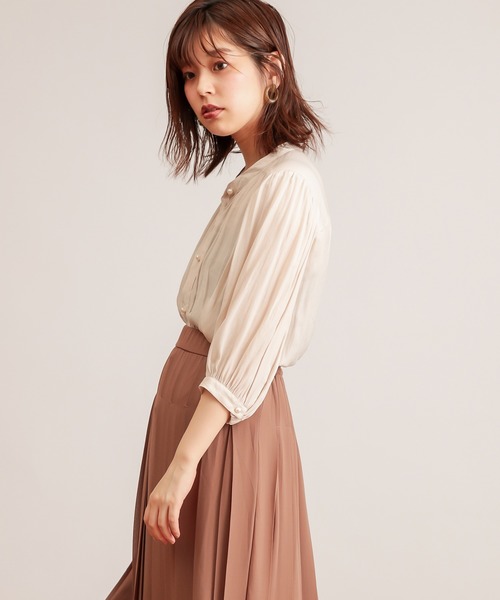 natural couture（ナチュラルクチュール）の「【WEB限定カラー有り】パール釦とろみサテン7分袖ブラウス（シャツ/ブラウス・レディース・アイボリー/ブラウン/ブルー/サーモンピンク/その他1/その他2・FREE）」の9枚目の写真