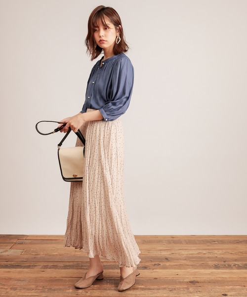 natural couture（ナチュラルクチュール）の「【WEB限定カラー有り】パール釦とろみサテン7分袖ブラウス（シャツ/ブラウス・レディース・アイボリー/ブラウン/ブルー/サーモンピンク/その他1/その他2・FREE）」の13枚目の写真