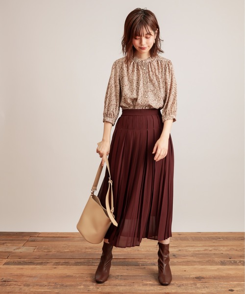 natural couture（ナチュラルクチュール）の「【WEB限定カラー有り】パール釦とろみサテン7分袖ブラウス（シャツ/ブラウス・レディース・アイボリー/ブラウン/ブルー/サーモンピンク/その他1/その他2・FREE）」の22枚目の写真