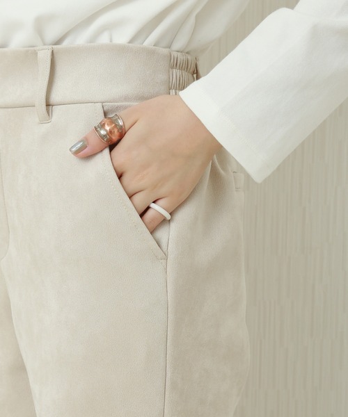 CHARM BERRY TIC（チャームベリーチック）の「スエードポンチ センタープレスストレートパンツ　インサイドスリット（その他パンツ・レディース・ブラック/ベージュ/ピンク/カーキ/アイボリー・M/L）」の15枚目の写真